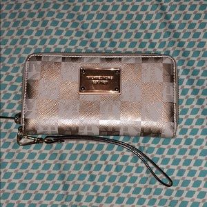 Michael Kors wristlet/wallet